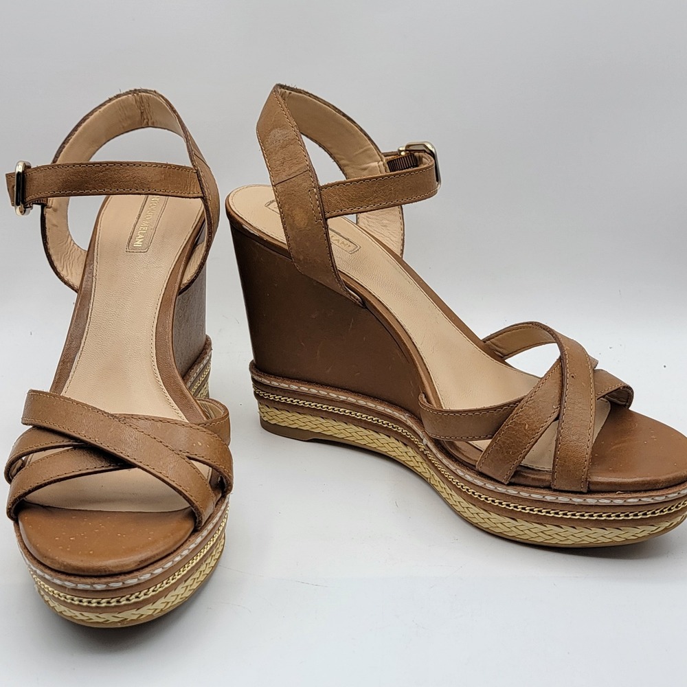 Antonio Melani Tan Leather Wedge Sandals Strappy Platform Gold Chain Detail 9.5